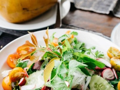 vegetable-salad-on-white-plate-2862154-min