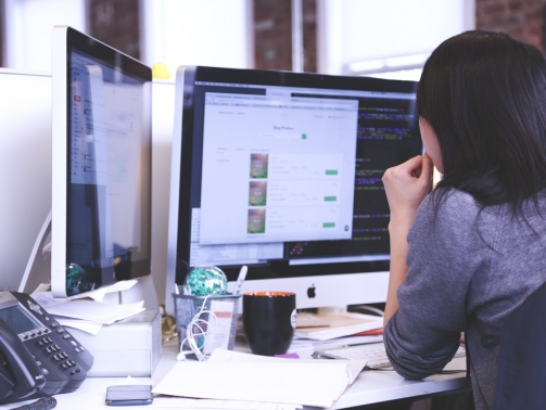 working-woman-person-technology-7375